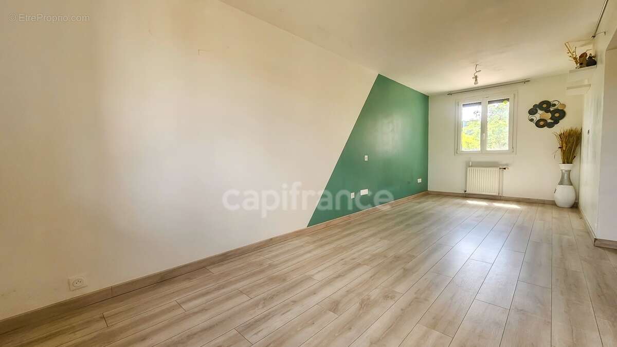 A vendre 6 pièces MORIGNY-CHAMPIGNY (91) maison sur sous-sol total en bon état sur terrain clos de 1961 m² - photo 16