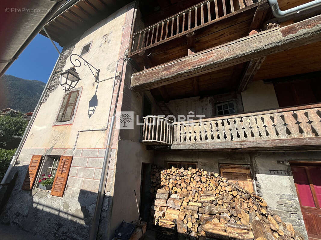 73640 SAINTE FOY TARENTAISE Maison 285m² à rénover et terrain - photo 2