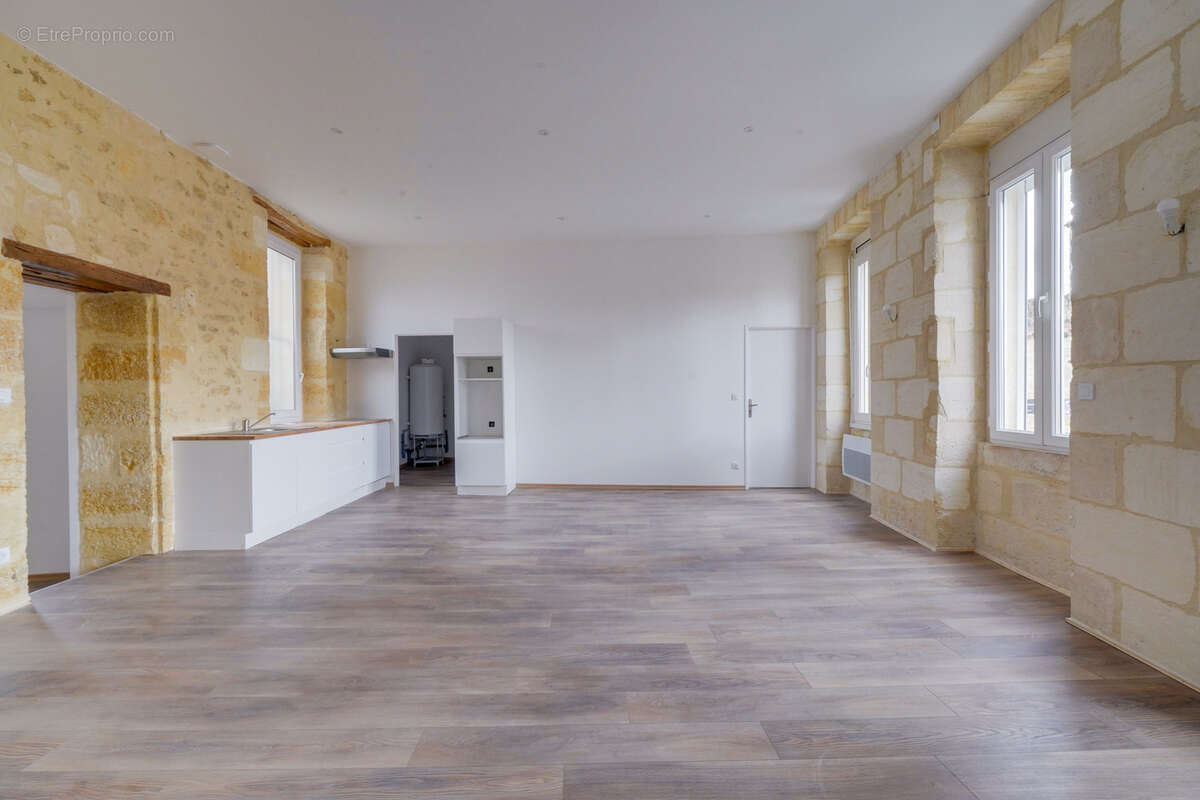 Appartement à AMBARES-ET-LAGRAVE