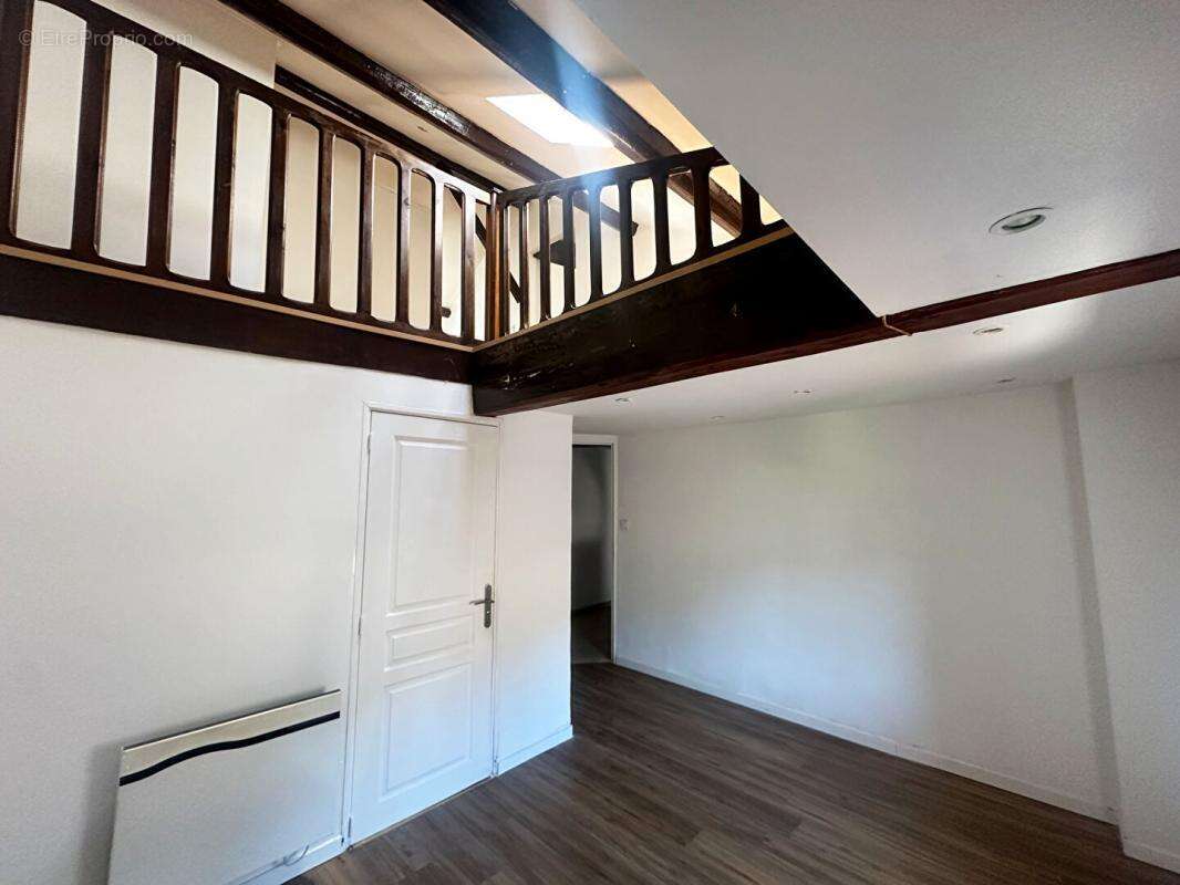Appartement à AMPLEPUIS