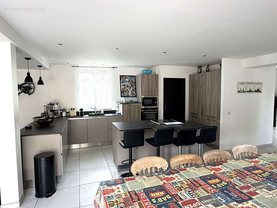 Maison à FEUCHEROLLES