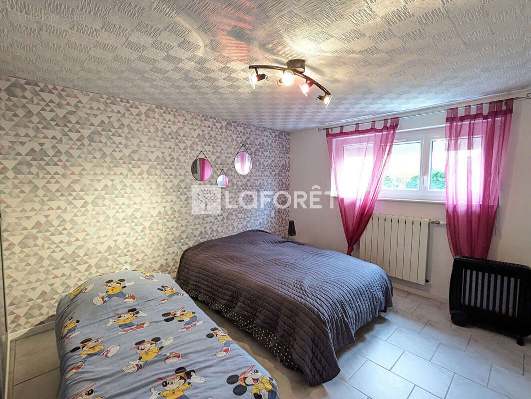 Maison à MONTAIGU-DE-QUERCY