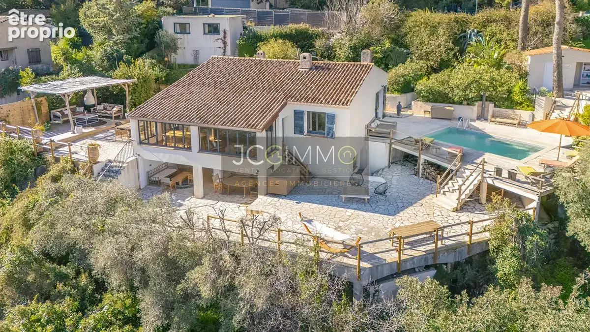 Carqueirane - villa t6 183 m2 vue mer dominante et panoramique avec studio - photo 3