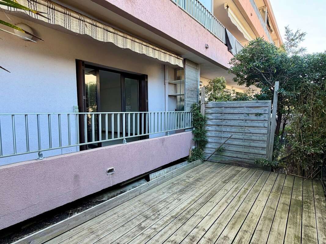 Appartement à SIX-FOURS-LES-PLAGES