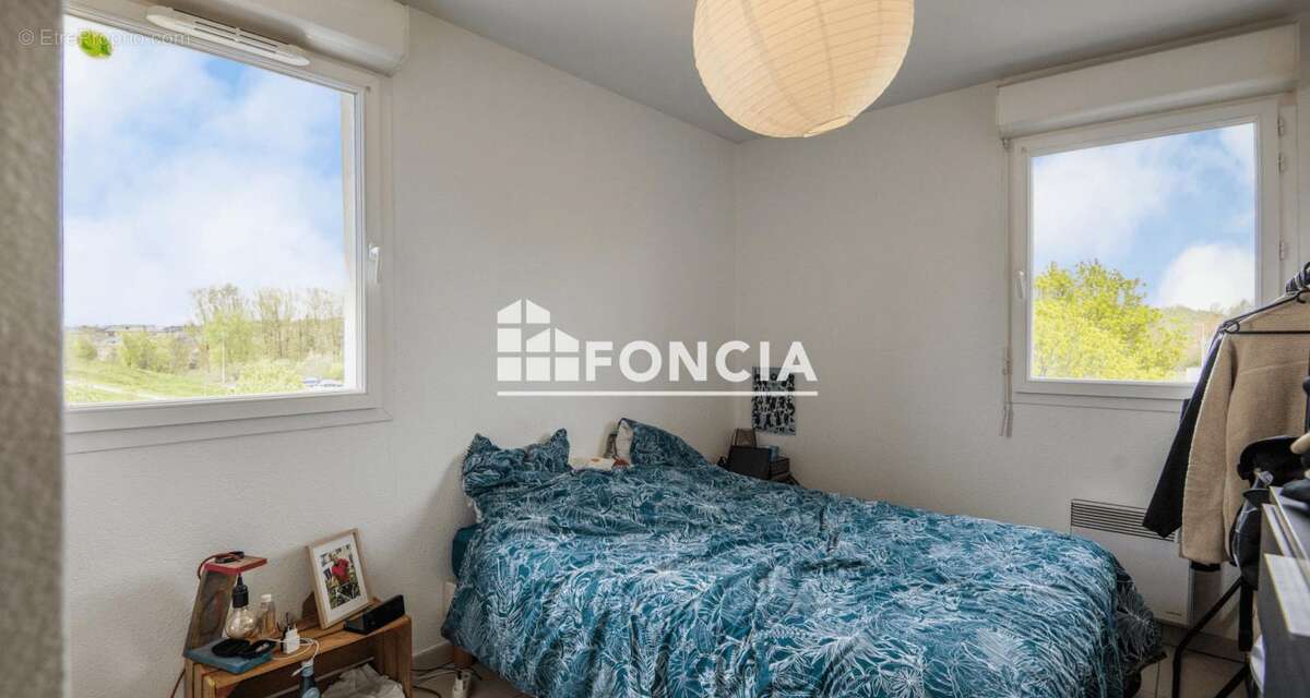 Appartement à ONET-LE-CHATEAU