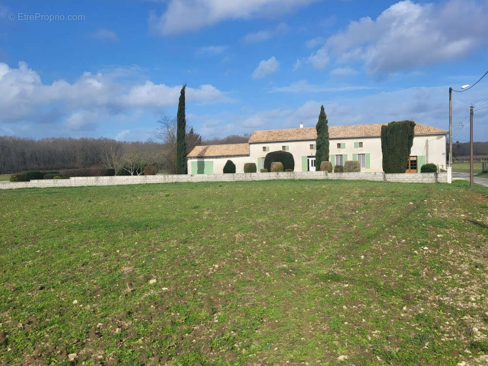 Maison à MIRAMBEAU