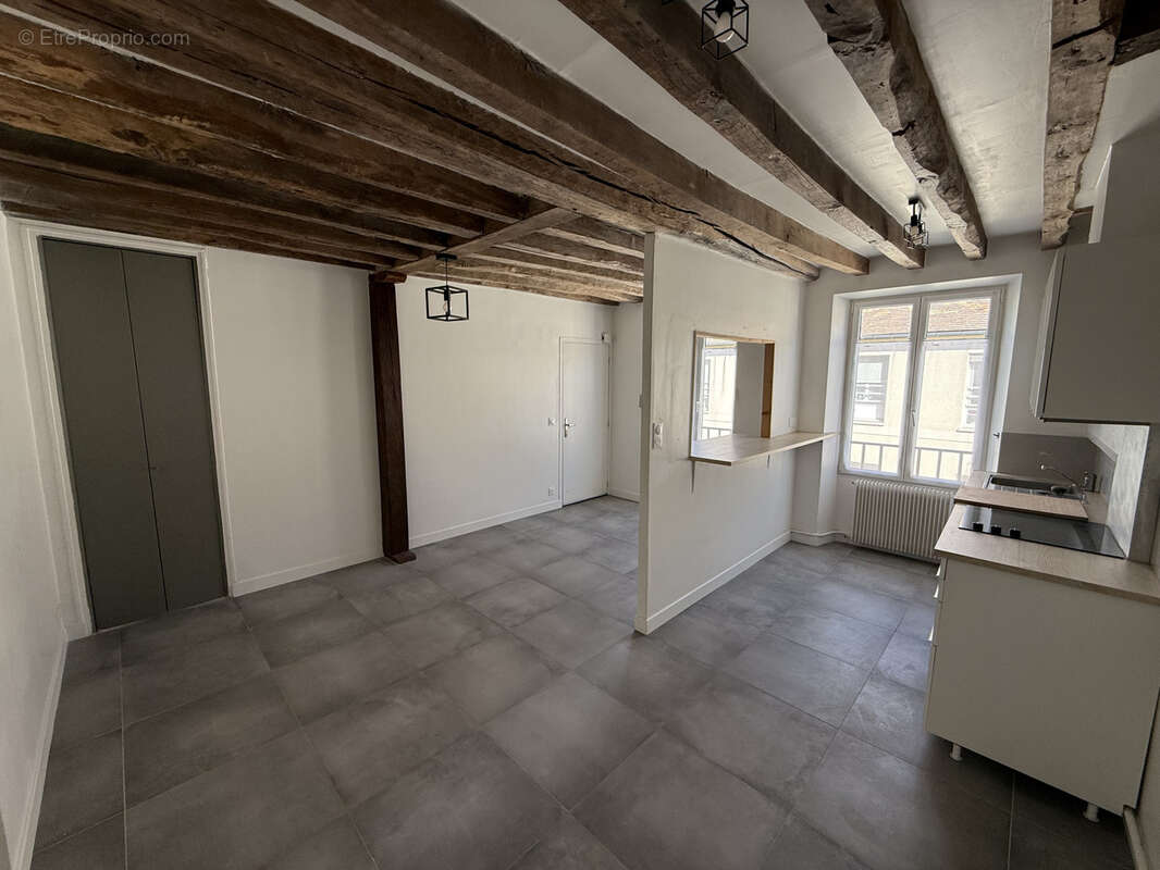 Appartement à LA QUEUE-LES-YVELINES