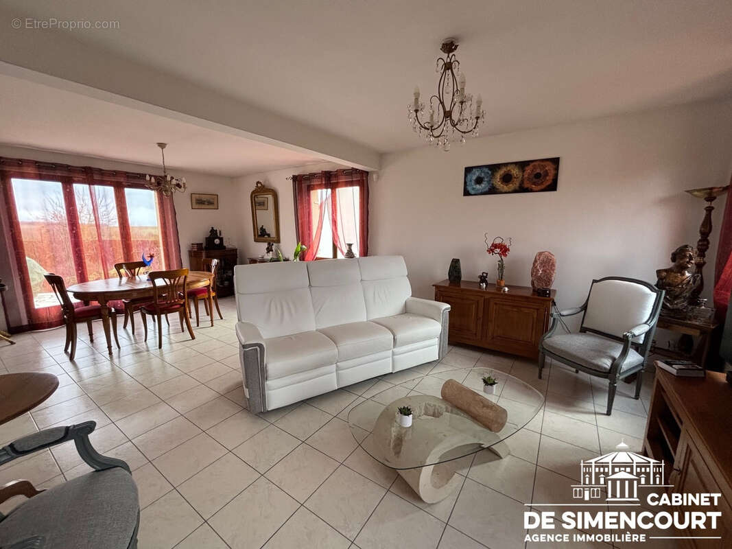 Maison à SAINS-EN-AMIENOIS