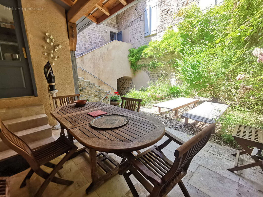 Maison à SAINT-ANTONIN-NOBLE-VAL