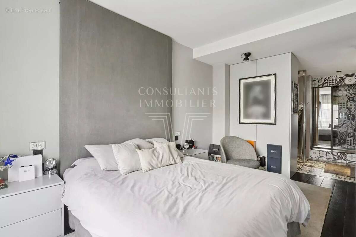 Appartement à NEUILLY-SUR-SEINE