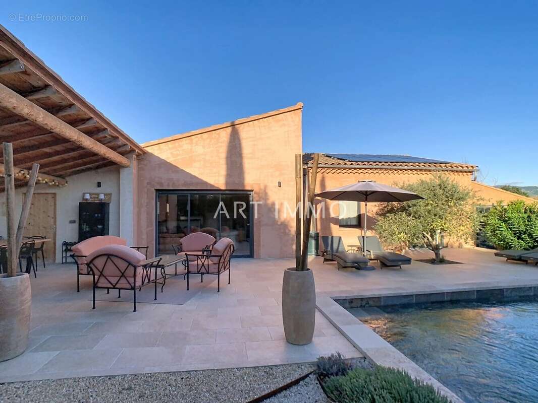 Maison à L&#039;ISLE-SUR-LA-SORGUE