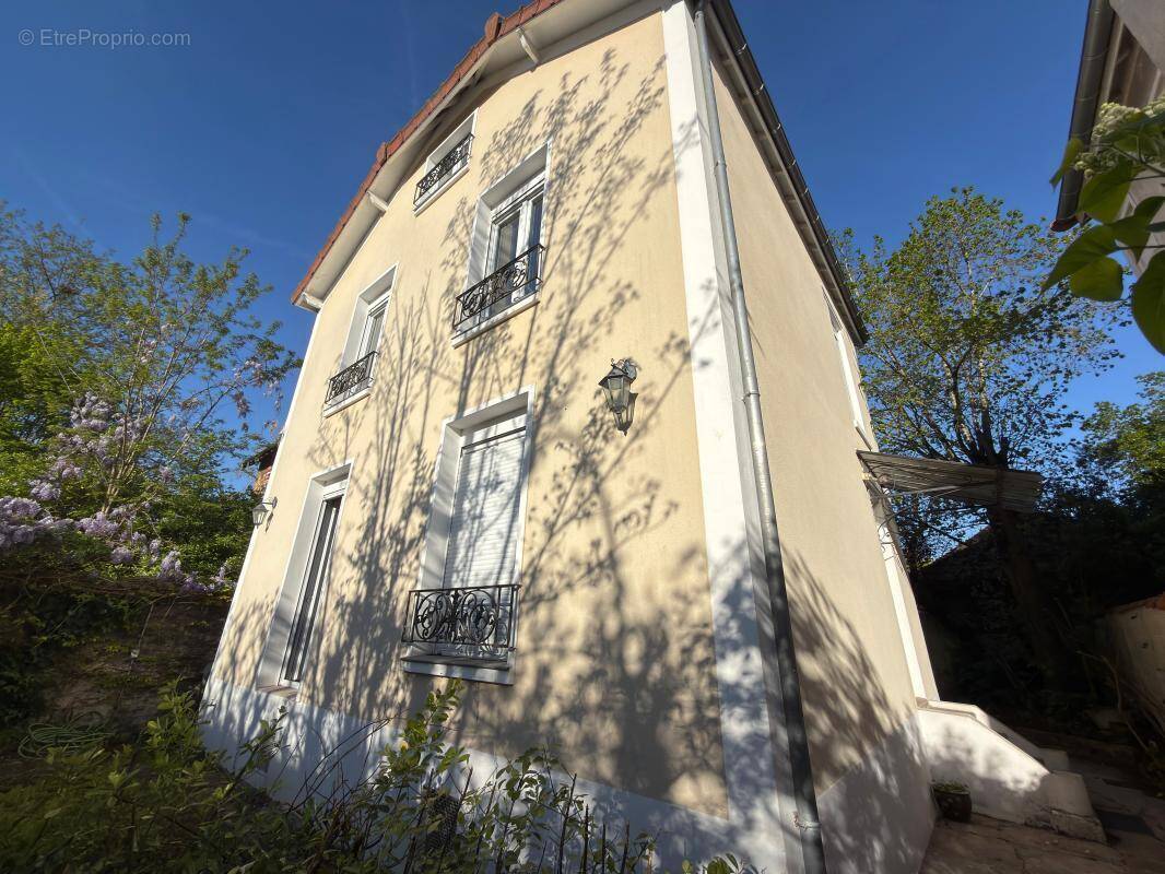 Maison à SAINT-MAUR-DES-FOSSES