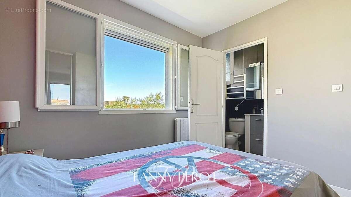 A Saint-Cyprien, maison 4 faces de 120m² sur une parcelle de 838m² avec piscine et garage - photo 11
