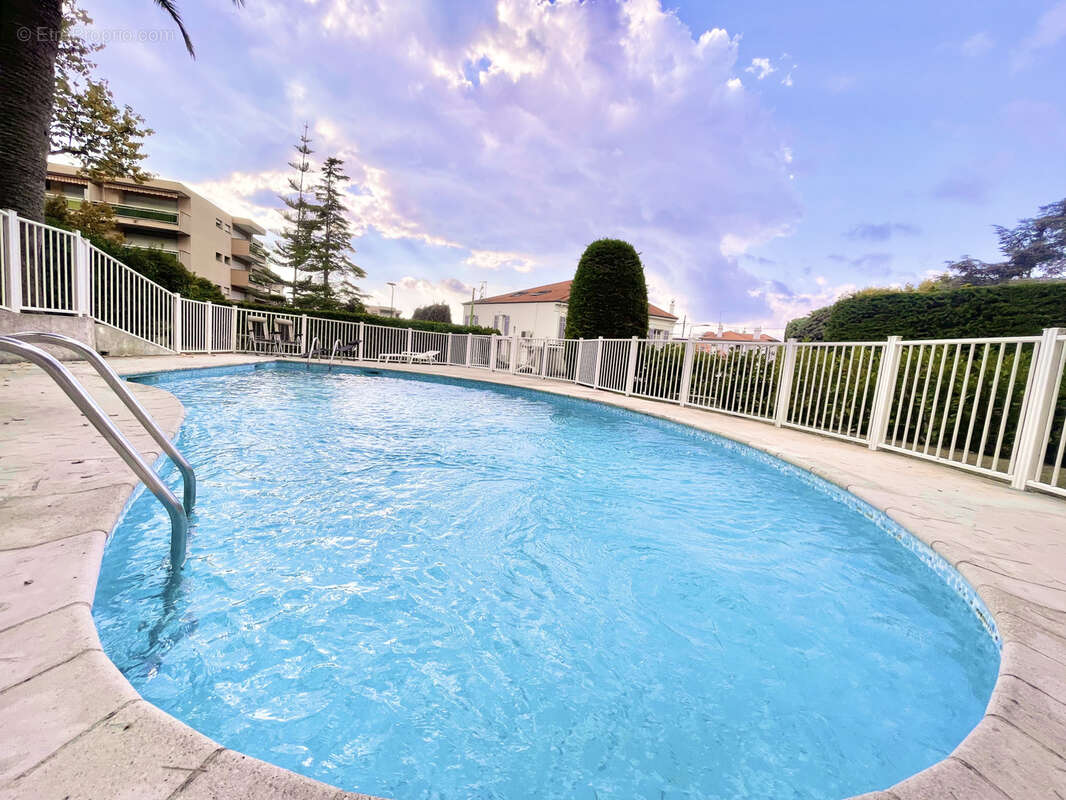 Appartement à LE CANNET