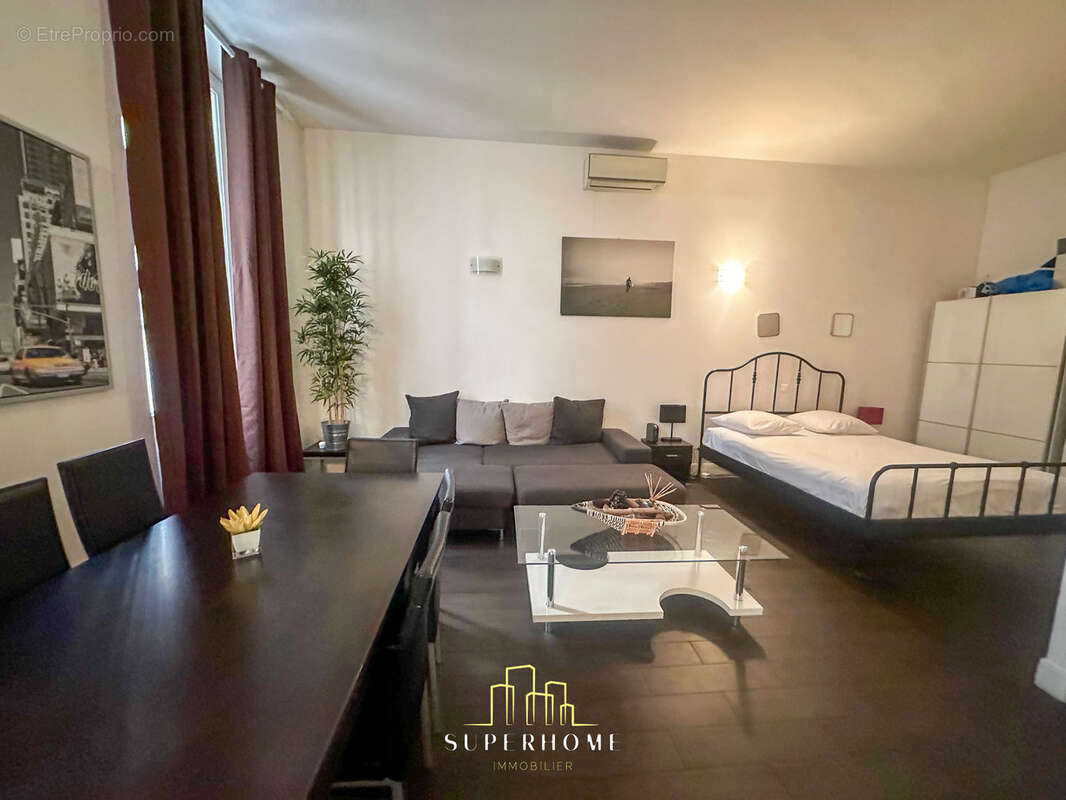 Appartement à MARSEILLE-1E