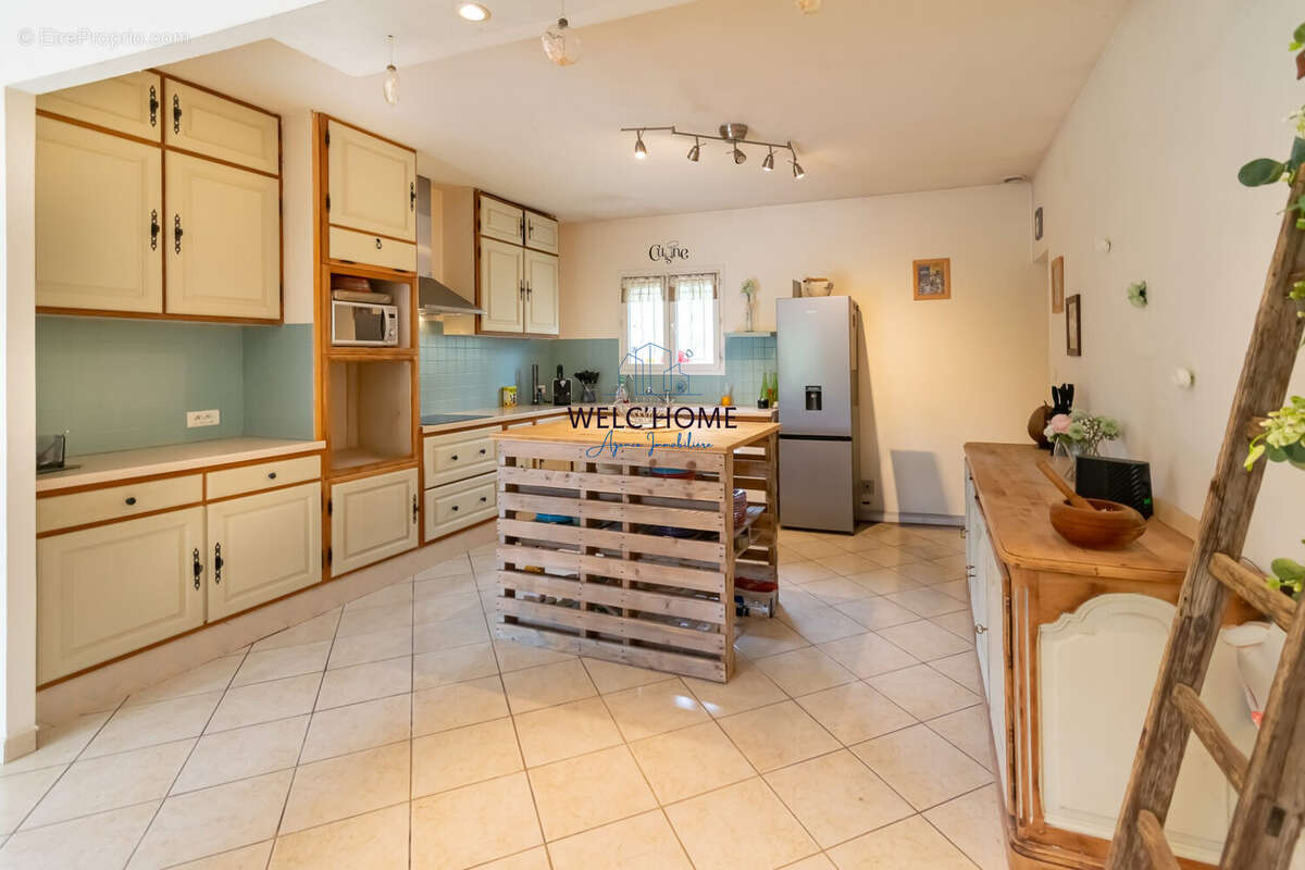 Maison à CHATEAUVERT