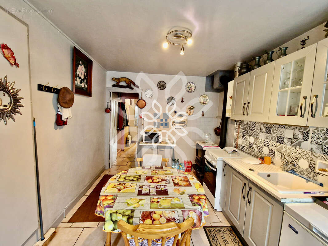 Maison de bourg avec terrain - photo 2