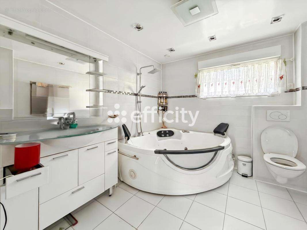 Maison 149 m² à Saint-Regle  - photo 14