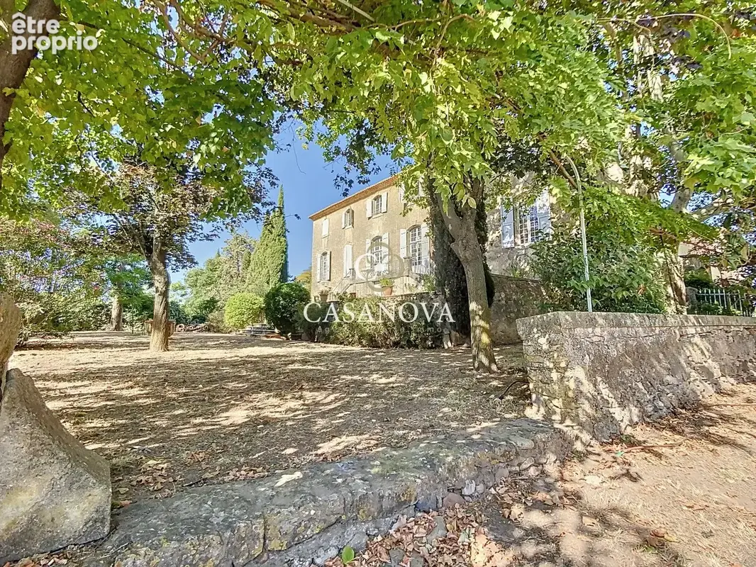 Entre MONTPELLIER & BEZIERS: Le charme de l'ancien et l'histoire d'une Maison de Maître datant de 1779. Habitation de 450 m² sur - photo 3