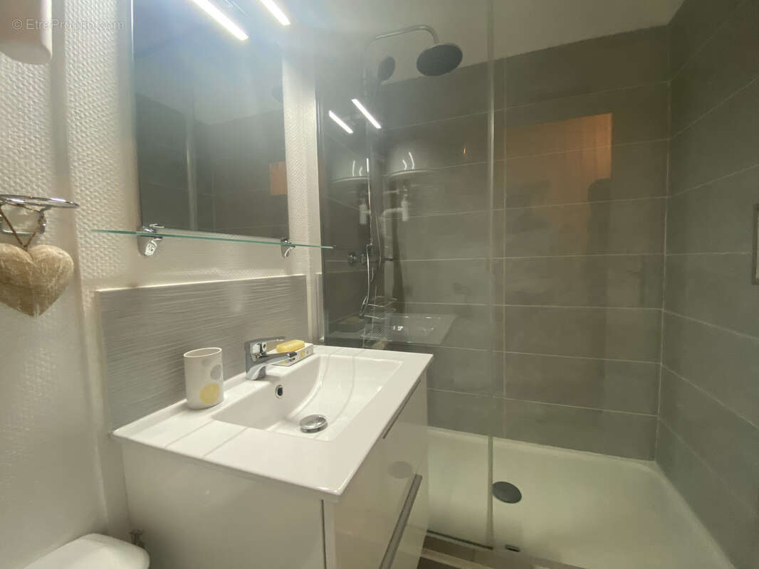 Appartement à BORMES-LES-MIMOSAS