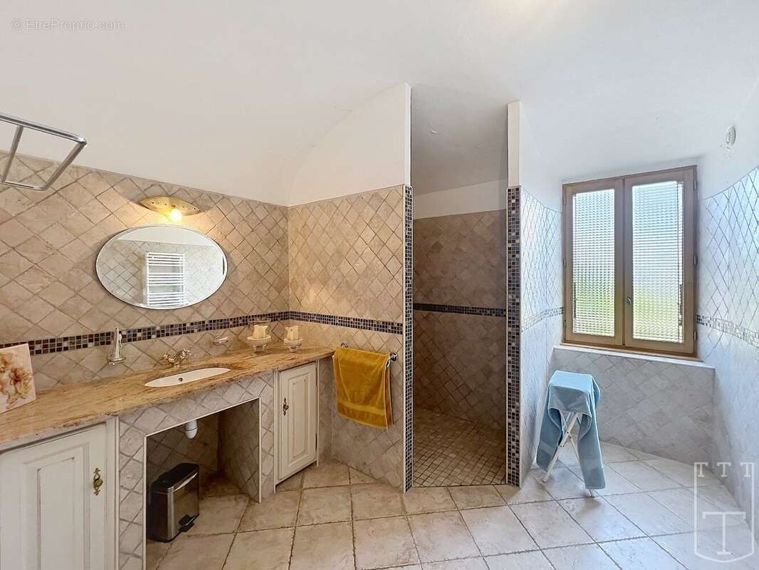 Maison à SAINT-ALBAN-AURIOLLES