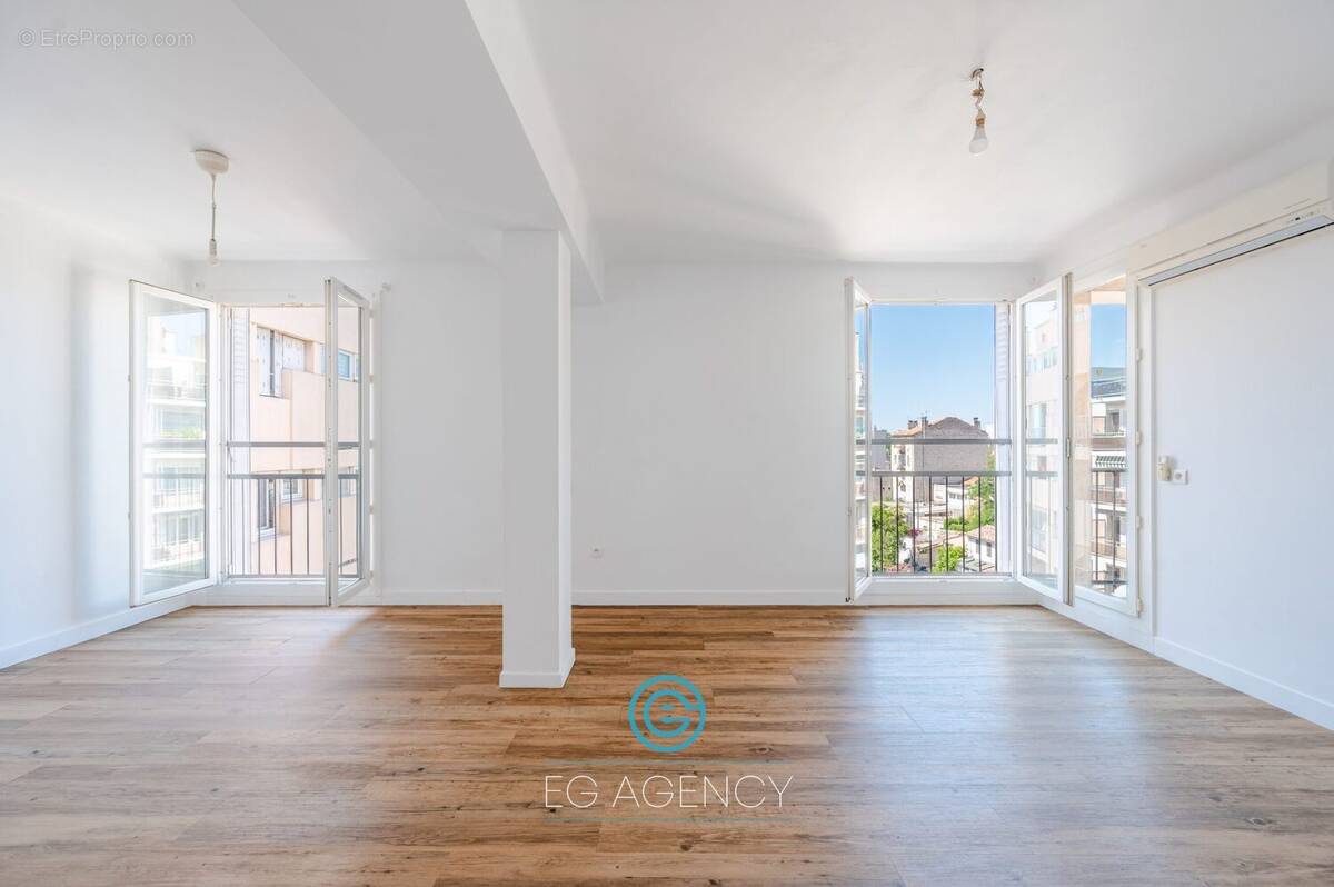 Appartement à MARSEILLE-4E