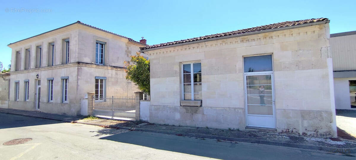 Maison à CHENAC-SAINT-SEURIN-D'UZET