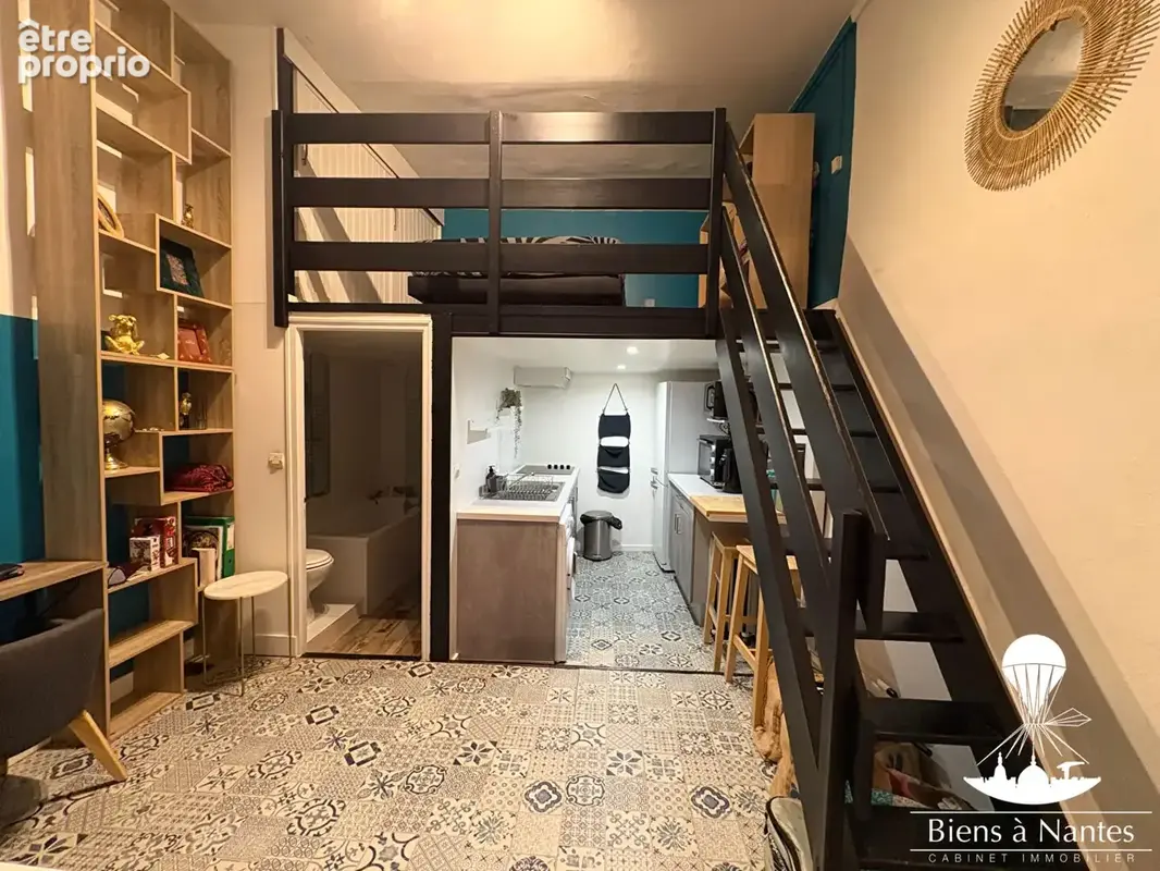 A ventre studio meublé centre ville - photo 2