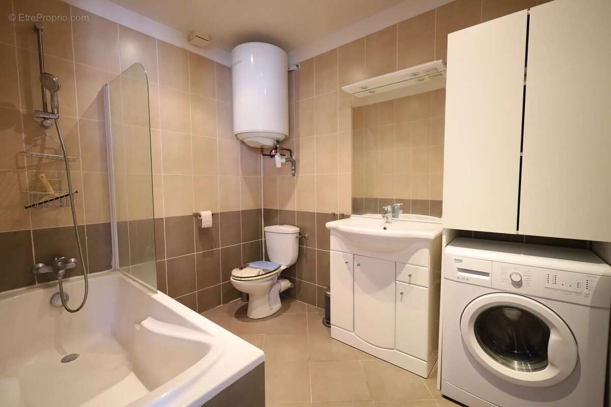 Appartement à MARSEILLE-1E