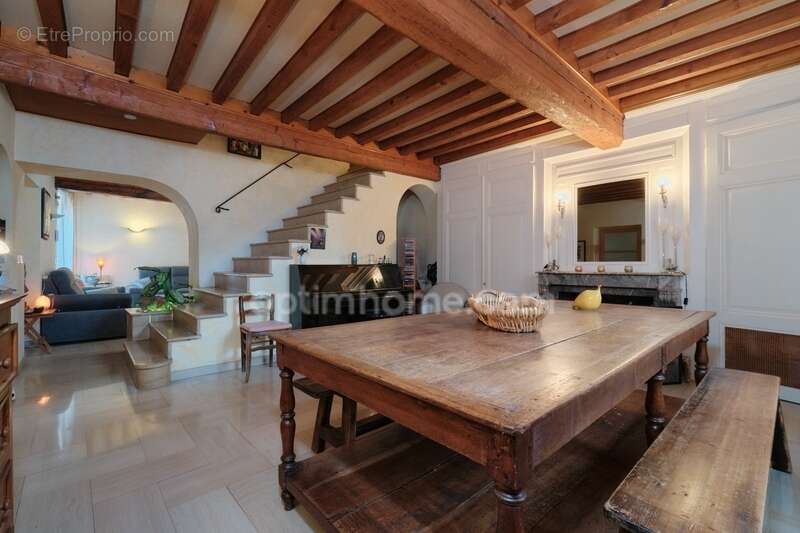 Maison à MONTANAY