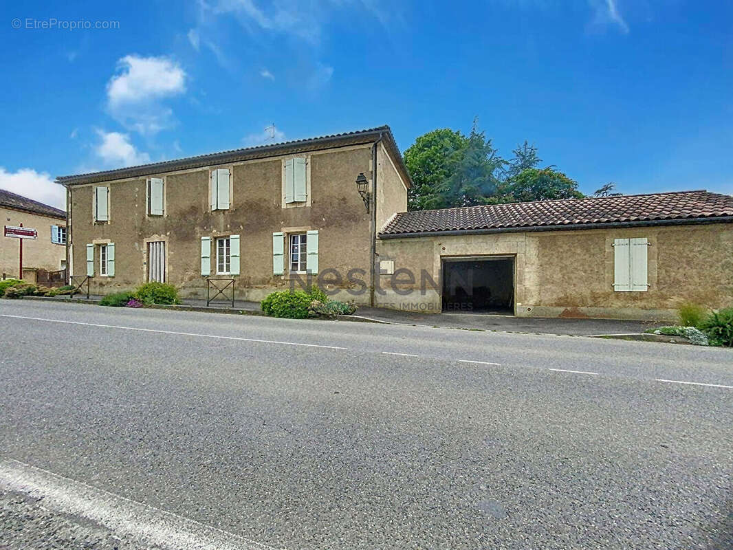Maison à SEISSAN