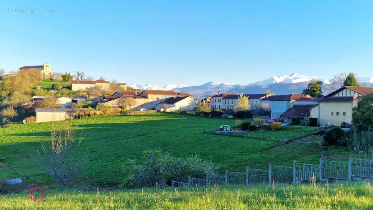 Terrain à SALIES-DU-SALAT