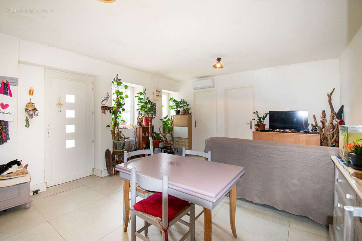 Appartement T2 de 35 m² en rez-de-chaussée ? Jonage centre - photo 4