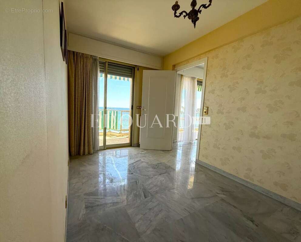 Appartement à ROQUEBRUNE-CAP-MARTIN