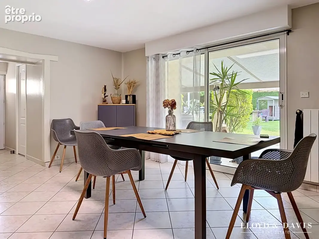Maison 5 pièces 244 m² à vendre à Saint-Quantin-De-Rancanne (17800) - photo 7