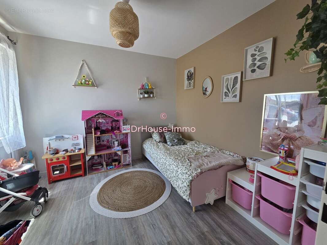 Maison 90 m² à Jaunay-Clan  - photo 14