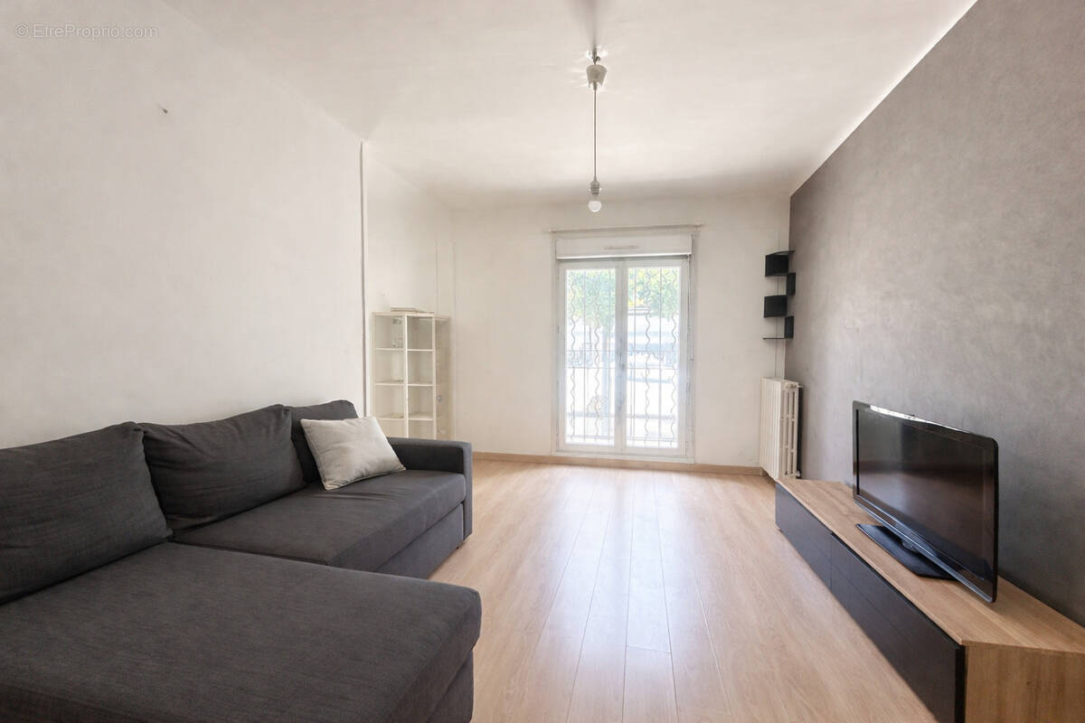 Appartement à MARSEILLE-5E