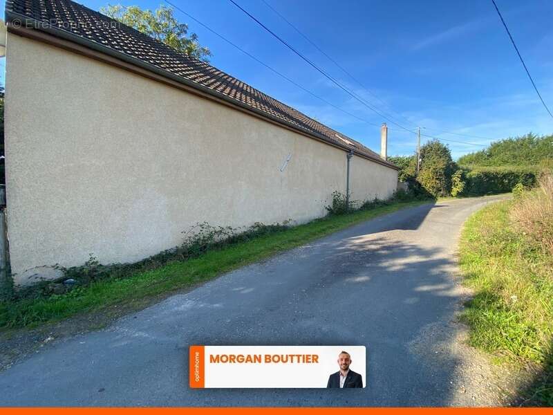 Maison à BEAUMONT-PIED-DE-BOEUF