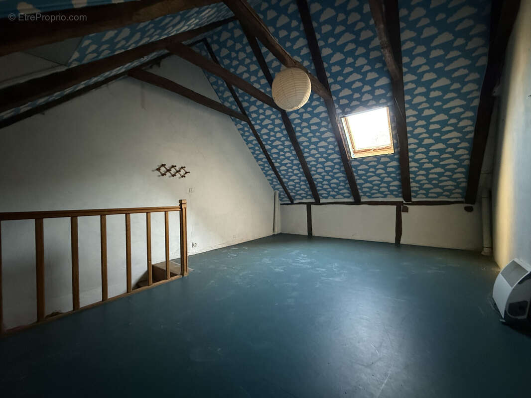 Maison de caractère à rénover   Terrasse, Jardinet, Garage vouté, ancienne étable et Puits - photo 14