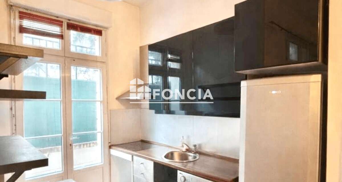 Appartement à COURBEVOIE