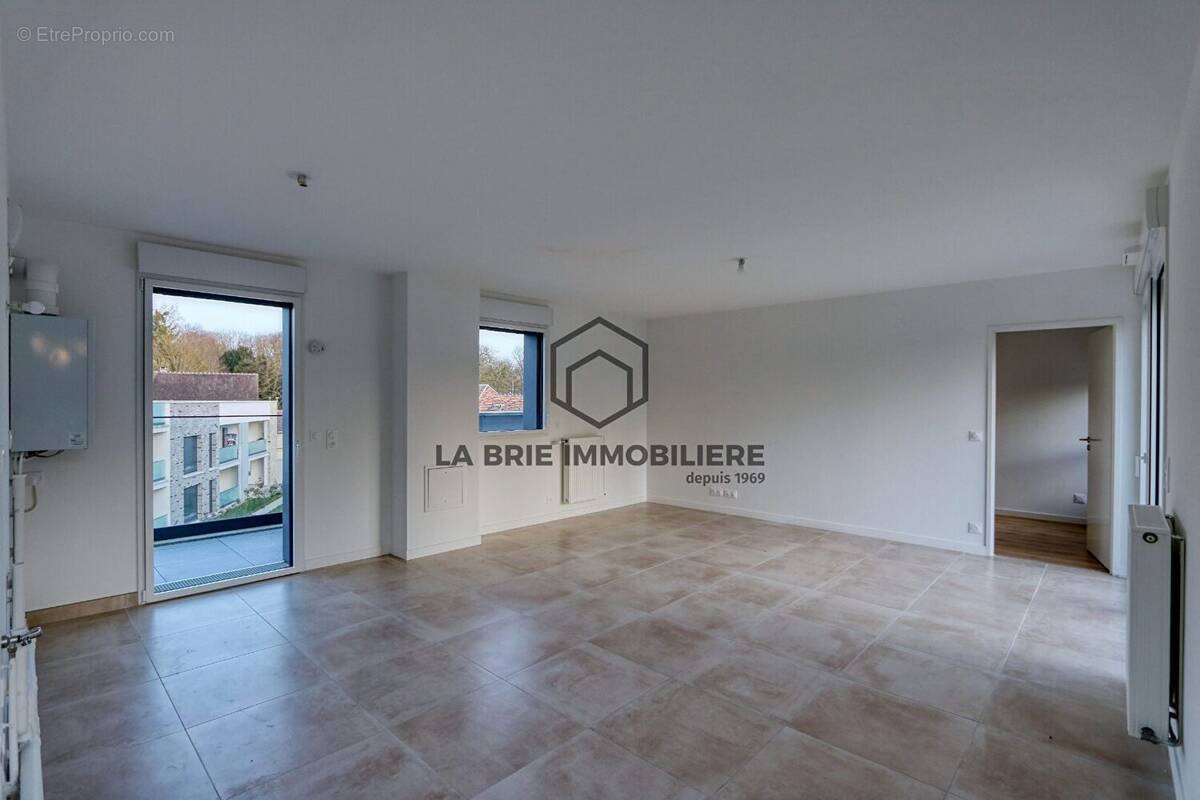 Appartement à RUBELLES