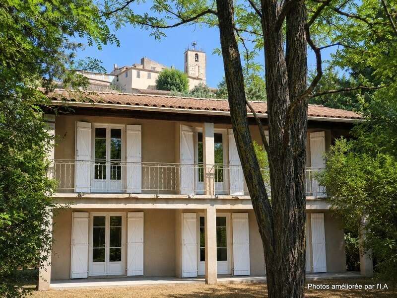 AIX Sud - Cabriès - Vente Grande Villa T4 de 200 M2 plein sud, à rénover, sur 1900M2 de terrain, emplacement de premier choix au - photo 2