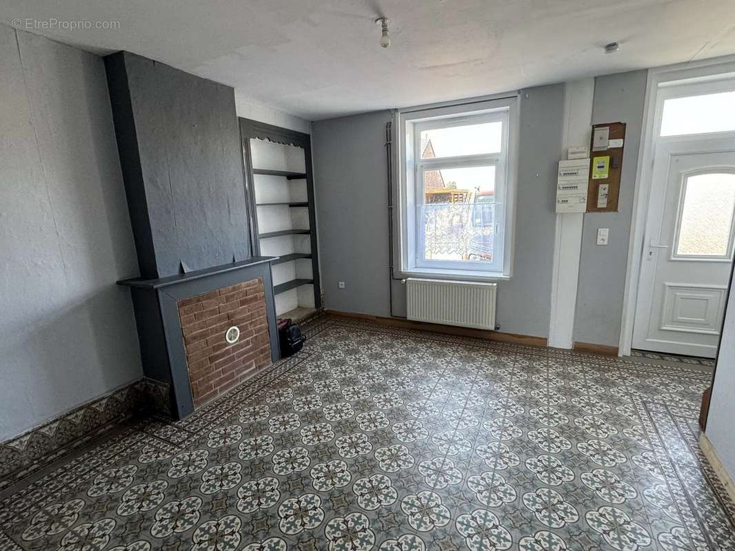 Maison à SARS-POTERIES