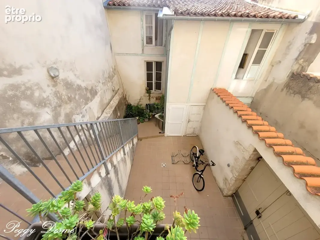 Appartement à vendre 1 pièces LA ROCHELLE (17) - Cœur Historique de La Rochelle - A 200m du Marché Central - photo 2
