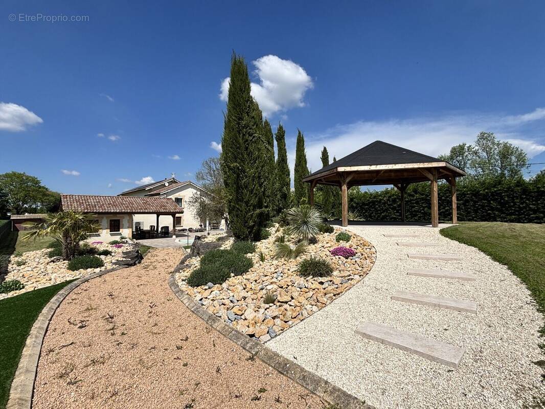 Maison à SAINT-TRIVIER-SUR-MOIGNANS