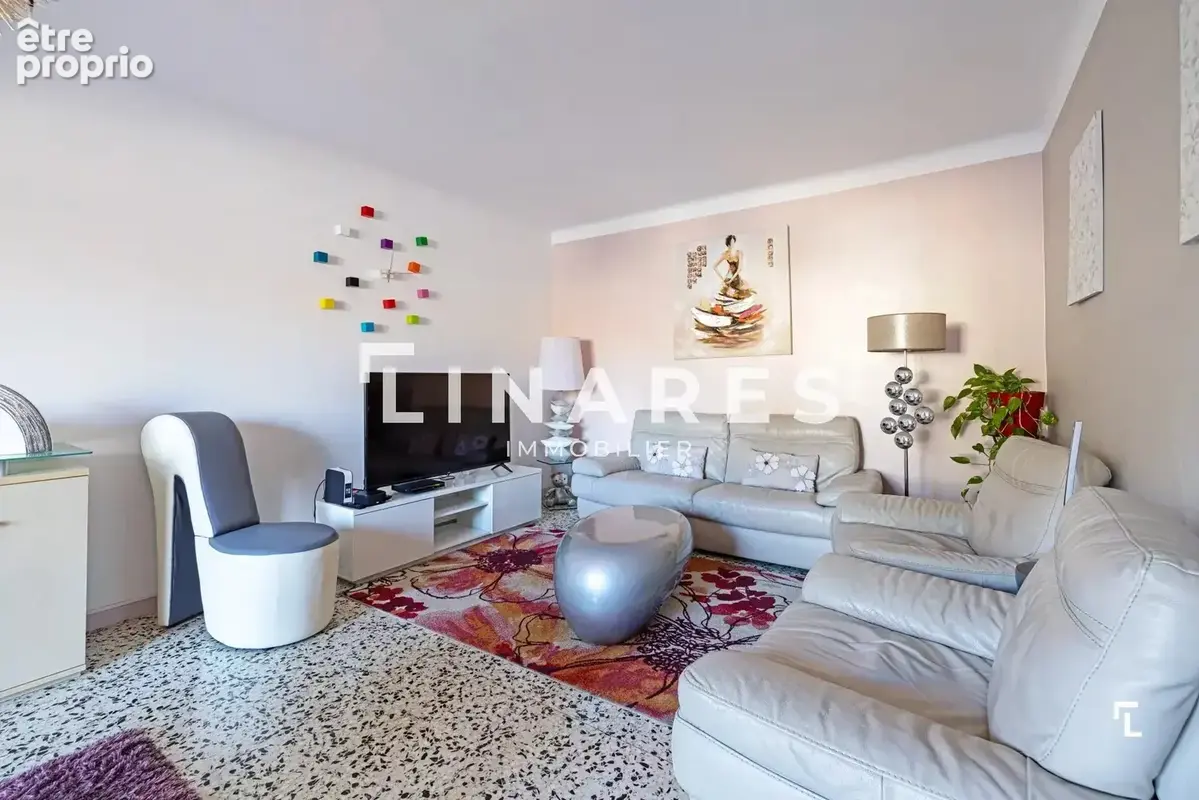 L'AGREABLE -  Villla T7 de 250m² - Piscine - Cuisine d'été - Parking - Parcelle 492m² - 13013 SAINT MITRE - photo 3
