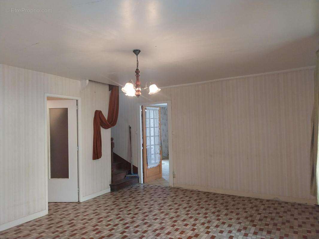 Ensemble immobilier d'exception, deux maisons, étable et hangar sur 1322 m² - photo 3
