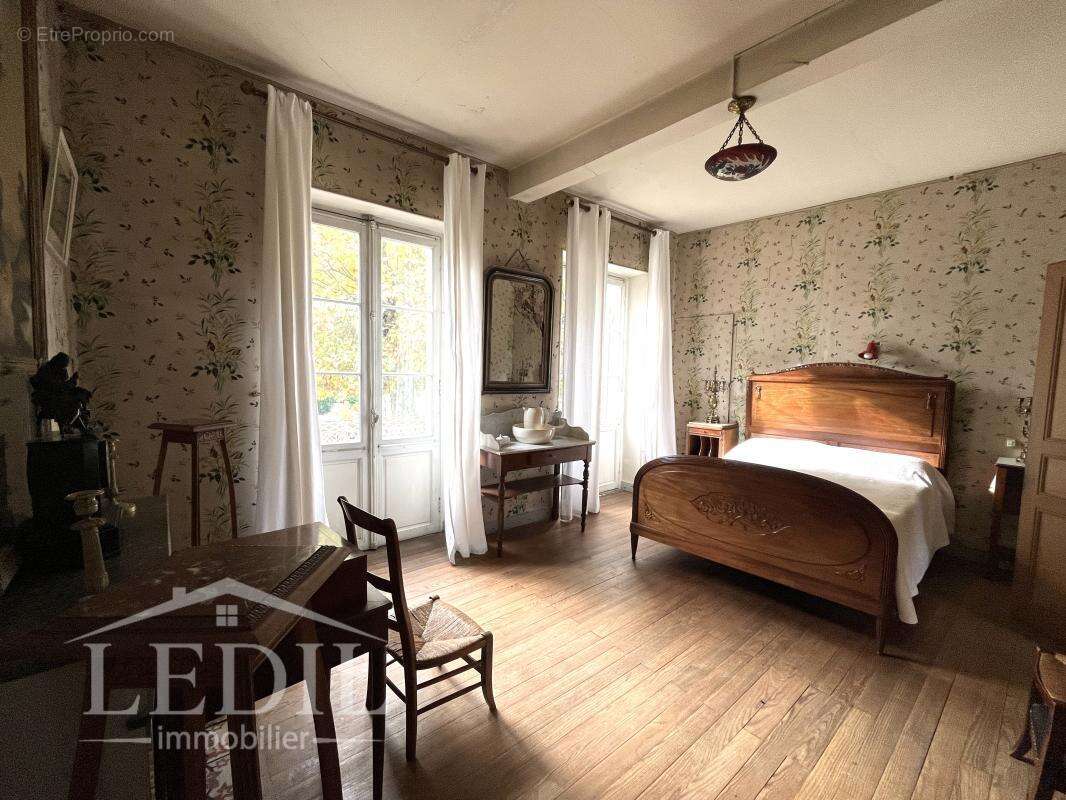 Grande maison de ville avec jardinet clos - photo 10