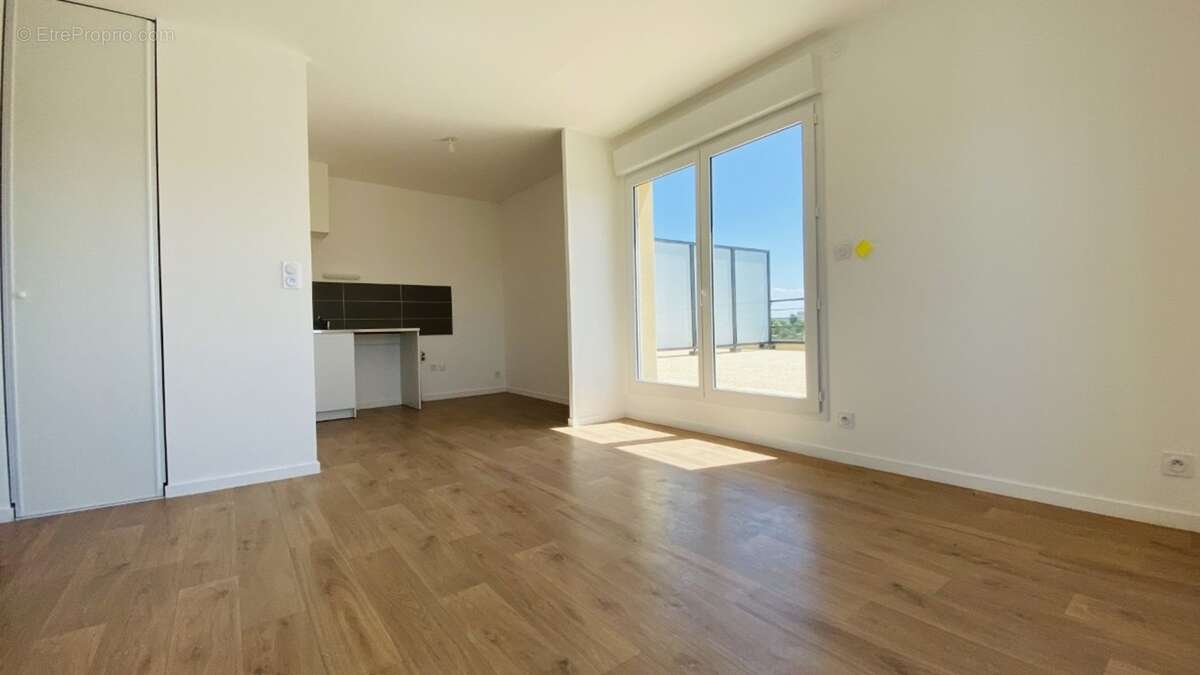 Dpt Finistère (29), à vendre QUIMPER appartement T2 meublé situé au dernier étage de 45,51 m² habitable - Balcon- Parking souter - photo 6