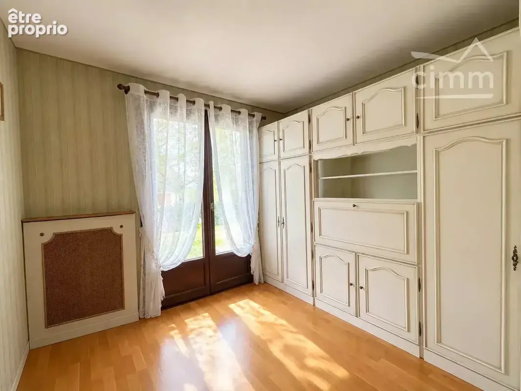 Emplacement privilégié pour cette maison de plain-pied avec jardin et sous-sol total - photo 4